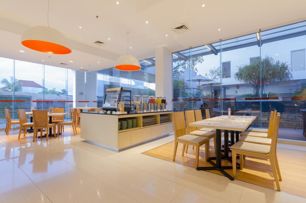 Harris Hotel And Conventions Denpasar Bali Exterior foto