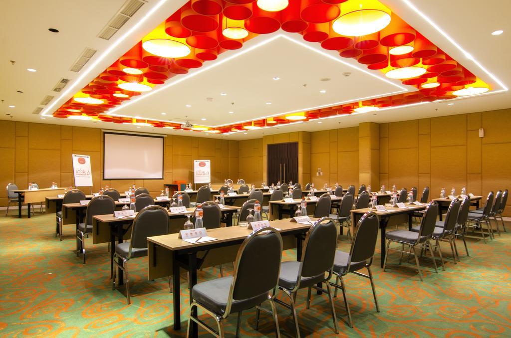 Harris Hotel And Conventions Denpasar Bali Exterior foto