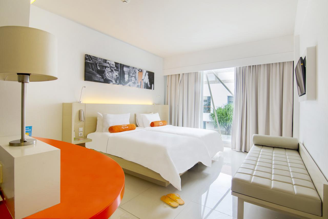 Harris Hotel And Conventions Denpasar Bali Exterior foto