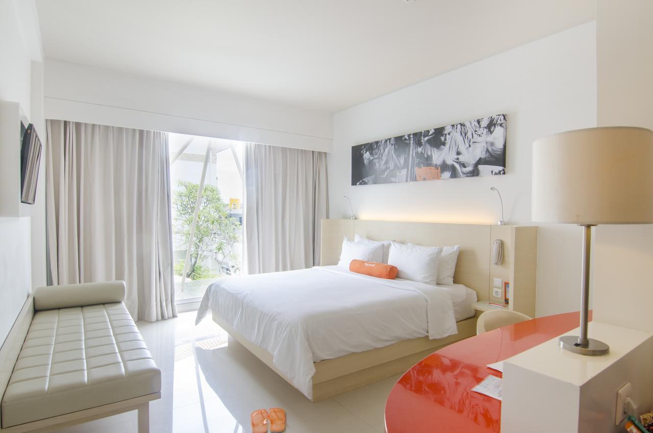 Harris Hotel And Conventions Denpasar Bali Exterior foto