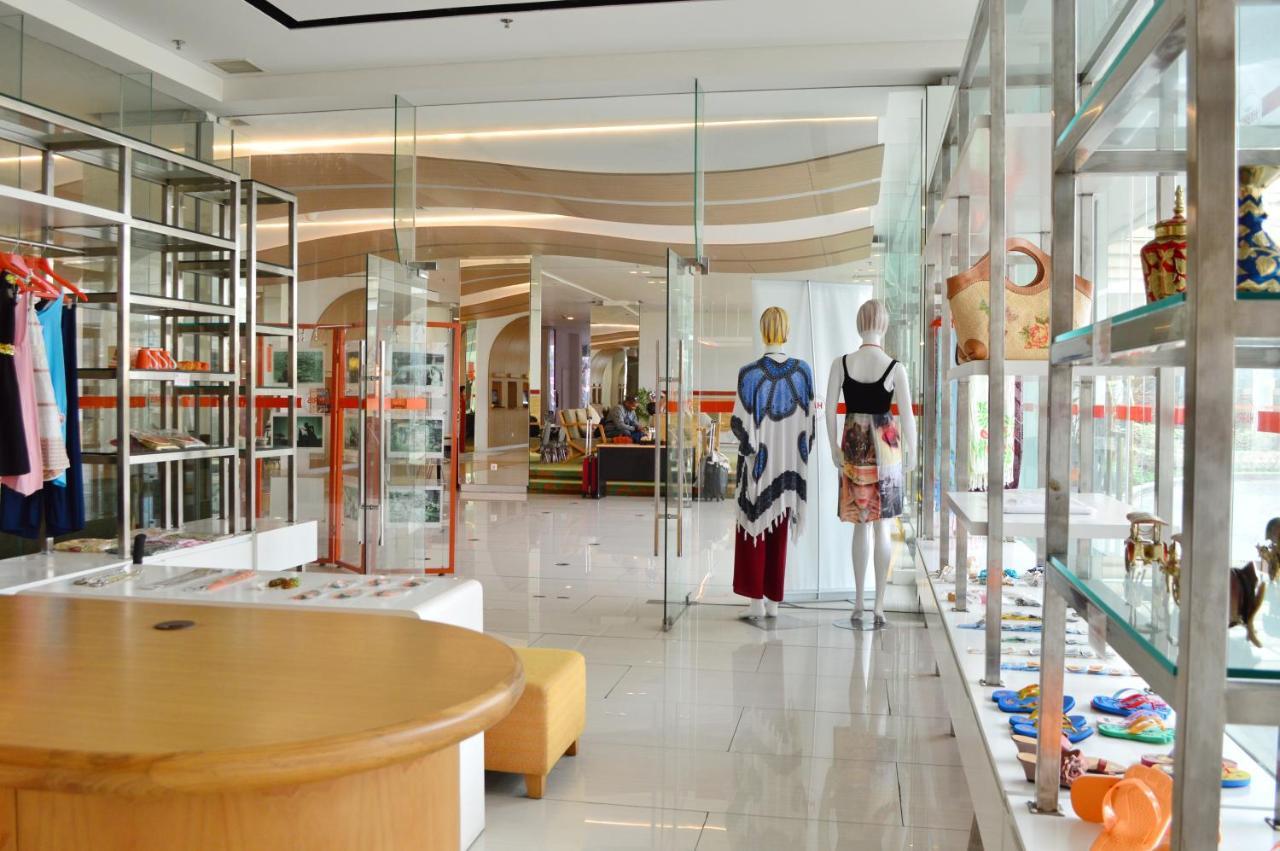 Harris Hotel And Conventions Denpasar Bali Exterior foto