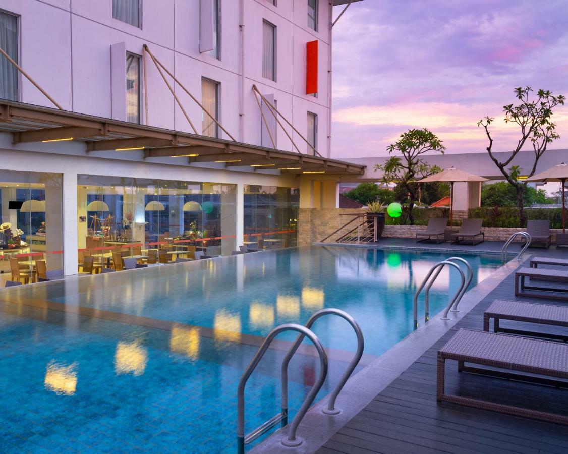 Harris Hotel And Conventions Denpasar Bali Exterior foto